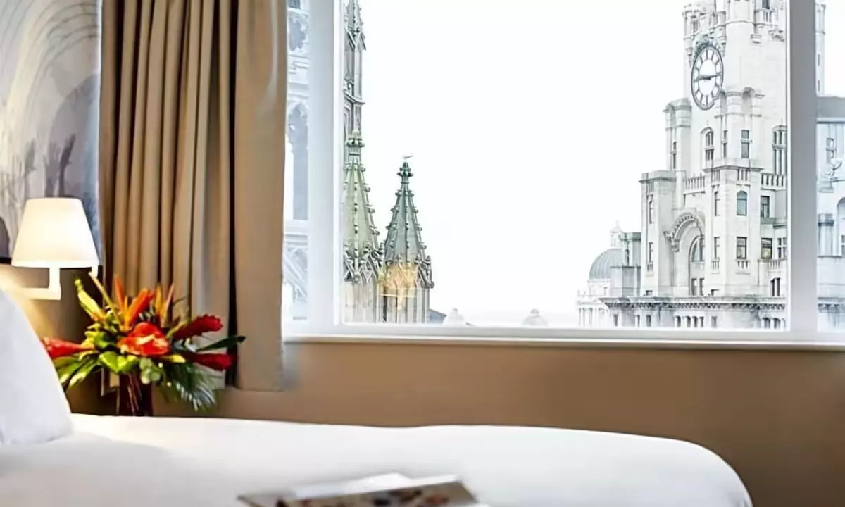 Liverpool: Standard Double Room with Breakfast