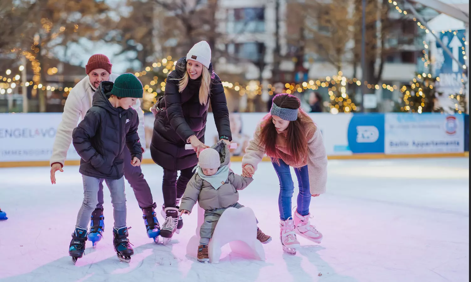 XMAS-Special: 2 Std. Schlittschuhlaufen für 2 Erwachsene & 2 Kinder