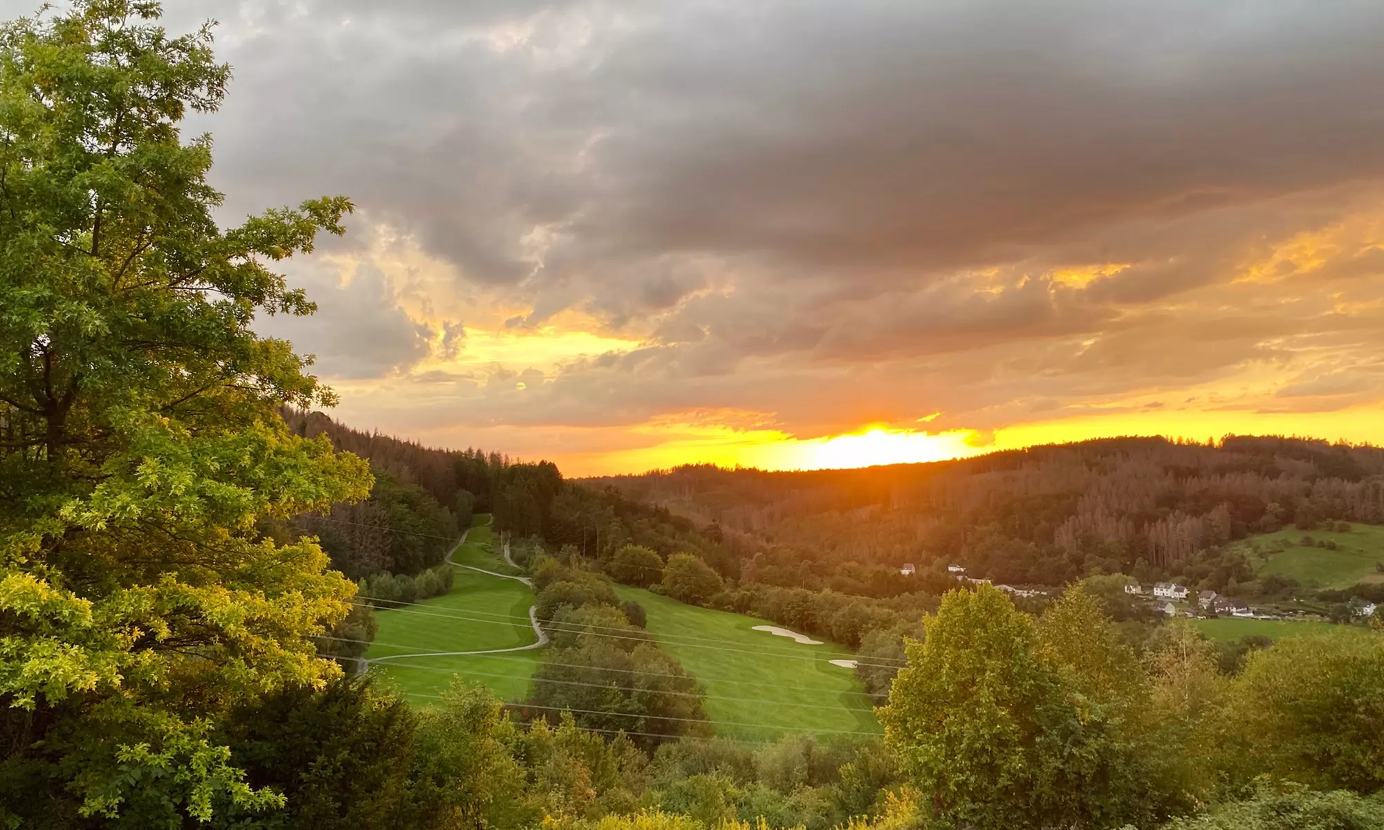 18 Loch Greenfee inkl. Übungsbälle für 2 Personen, optional mit E-Kart