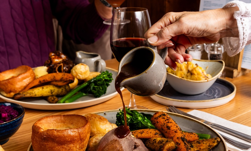 Image 2: Leinster Arms London - Pubsmith – Dine-In for 2 Experiences