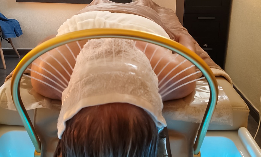 Image 2: Tratamiento head spa con duración a elegir entre 45, 60 o 90 minutos