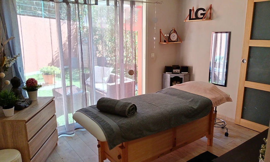 Image 2: Offrez-vous un moment de détente avec un soin du visage