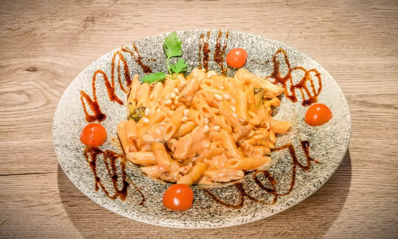 Menú de cocina halal para 2 o 4 personas con entrante, postre y bebida