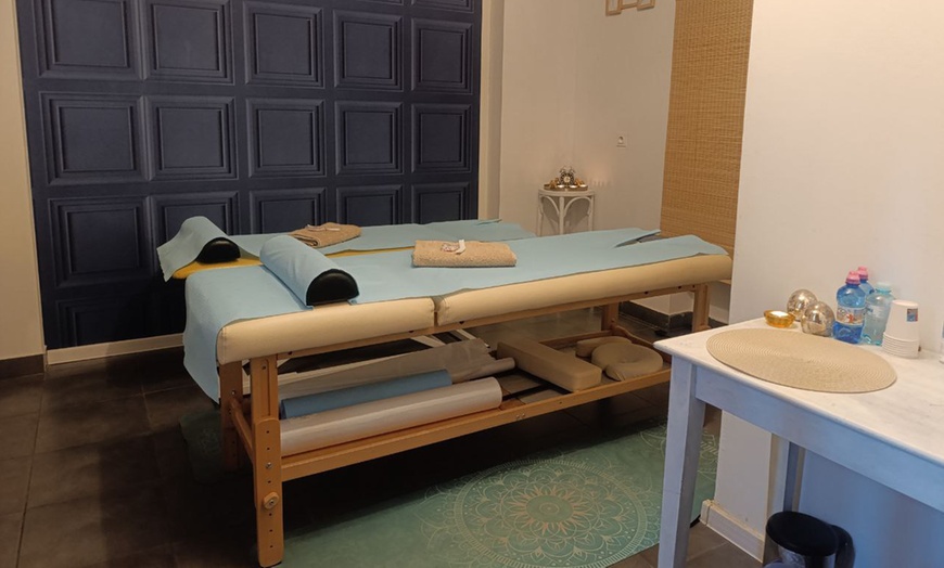 Image 3: Odprężenie ciała i umysłu: Lomi Lomi, masaż dla dwojga i więcej