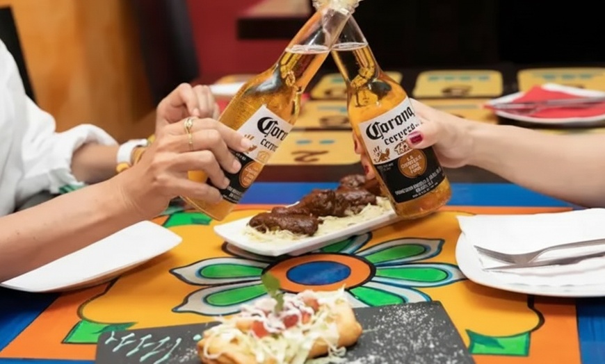 Image 3: ¡Ándale! Menú mexicano para 2 personas con opción a margaritas