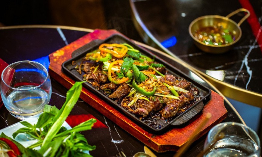 Image 7: Saveurs vietnamiennes authentiques : formules gourmandes pour 2