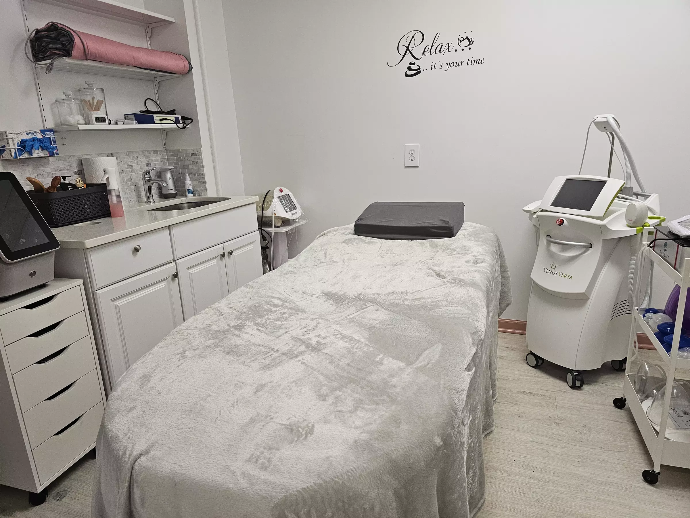 Smooth Skin, No Razor: 6 Laser Sessions Up to 85% Off—Book Now!