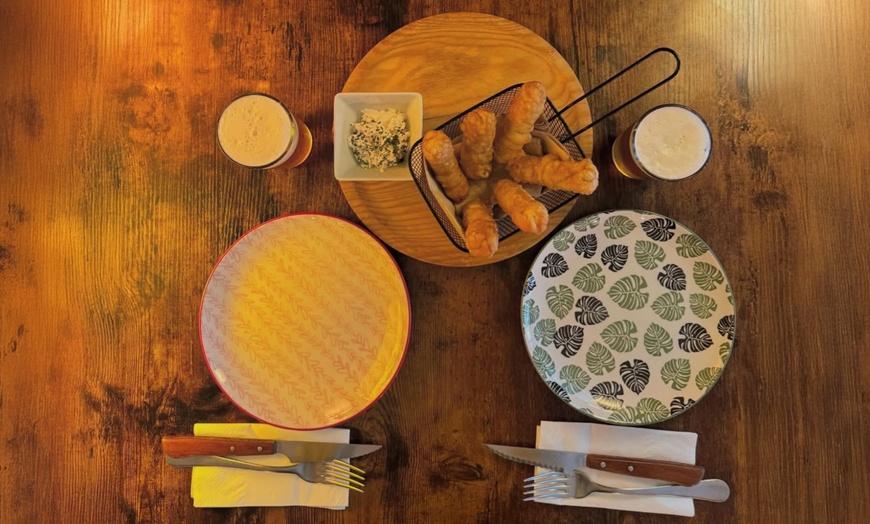 Image 3: Menú mediterráneo para 2 o 4 personas con opción prémium