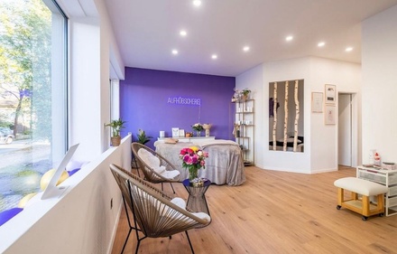 45 Min. Mikrodermabrasion-Behandlung inkl. Lichttherapie für 1 Person - Aufhübscherei By Nesli