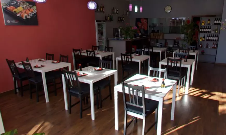 Menú de sushi para llevar con bebida para 2 o 4 personas