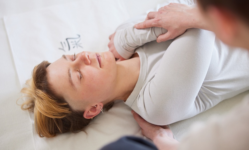 Image 3: 30 oder 60 Min. Shi­atsu- und Sei-Ki-Massage für 1 Person