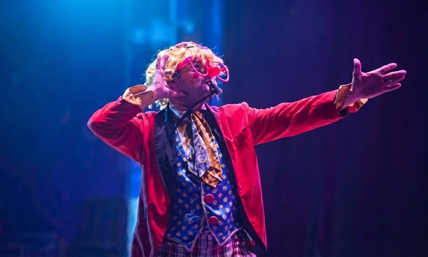 Image 3: One Ticket to Circus Vegas American Circus