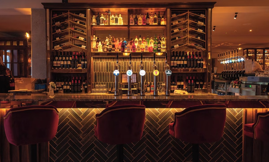 Image 4: Craigavon: Double Room with Breakfast