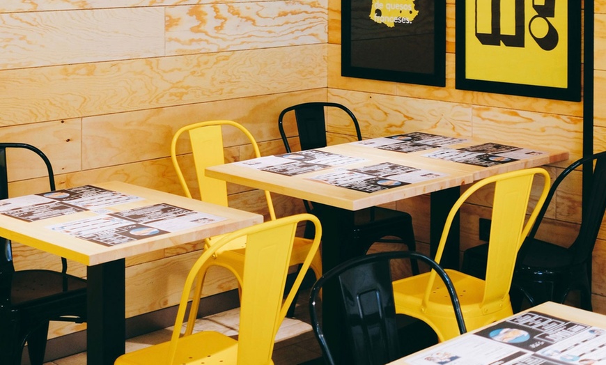 Image 4: Hamburguesas y entrantes para 2 o 4 personas 