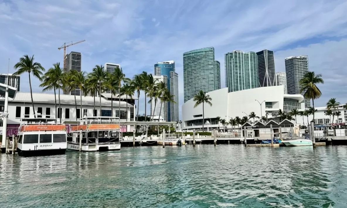 90 Minute Homes of the Rich & Famous Boat Tour @ Miami Skyline Cruises