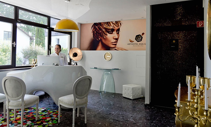 Image 9: 30 Min. Fuß-Massage mit Fußbad & Peeling und/oder Kopf-Massage mit Öl 