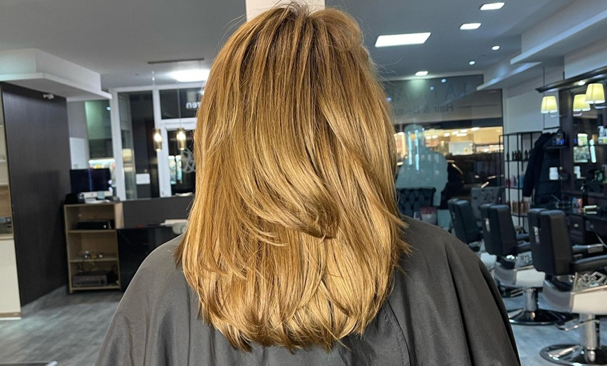 Image 10: Haarschnitt opt. mit Ansatz färben, Koloration, Ombre, Dauerwelle uvm.