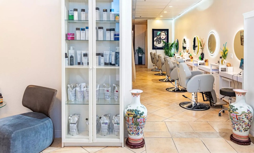 Image 11: 60-, 75- or 90-Minute Basic, Deep or Deluxe Head Spa Packages