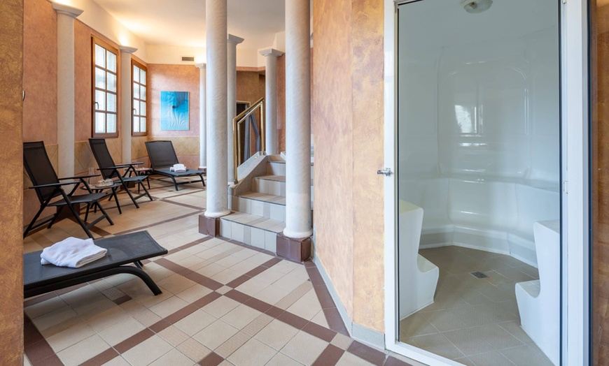 Image 5: Karlovy Vary: Doppelzimmer inkl. Frühstück oder HP und Spa