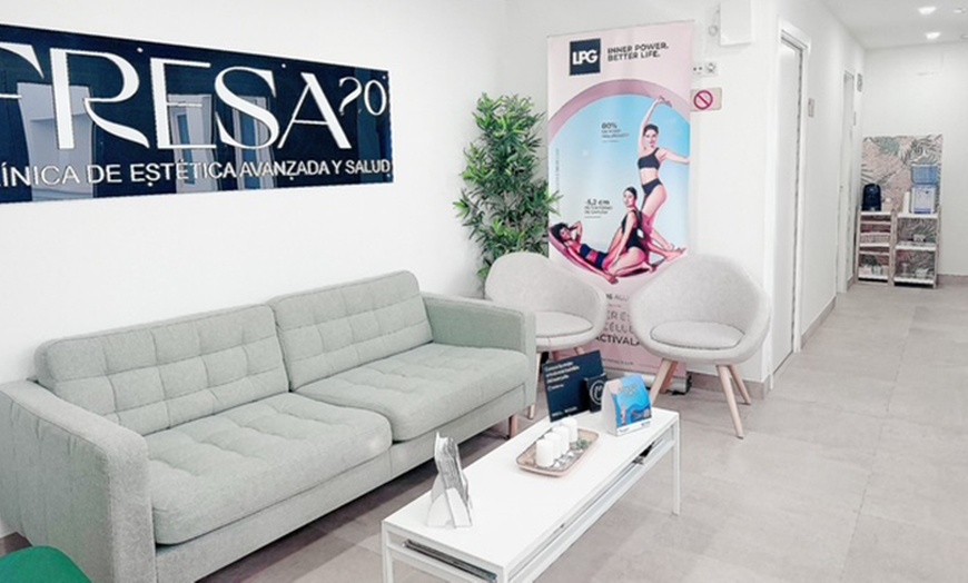 Image 3: 1 o 2 sesiones de exosomas con Dermapen en rostro completo para 1