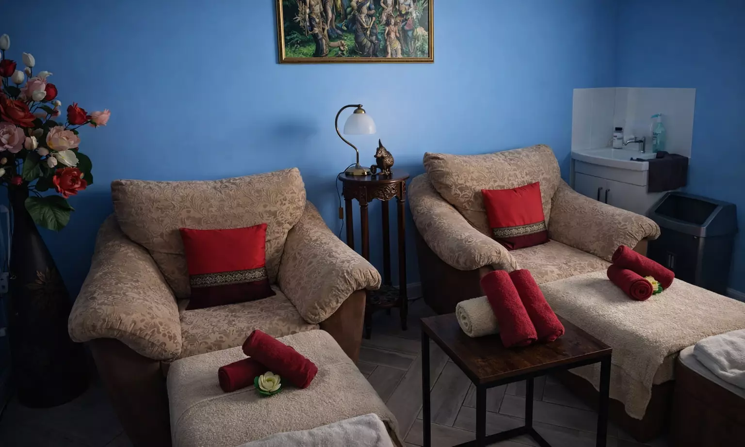 Tradycyjne masaże tajskie: olejkowy, masaż pleców oraz głowy i więcej