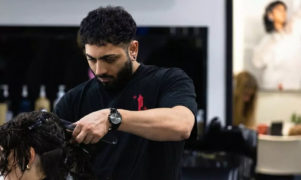 Luxuriöse Friseur-Behandlung mit Kopfhaut- und Haaranalyse