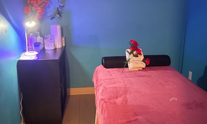 Image 3: Relaxing Foot Reflexology, Hot-Stone & Full-Body Massages