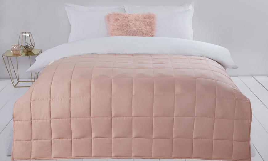 Image 1: 4kg or 8kg Microfibre Gravity Weighted Blankets