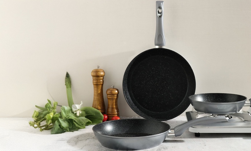 Image 1: Juego de 3 sartenes con revestimiento de mármol, de RoyaltyLine