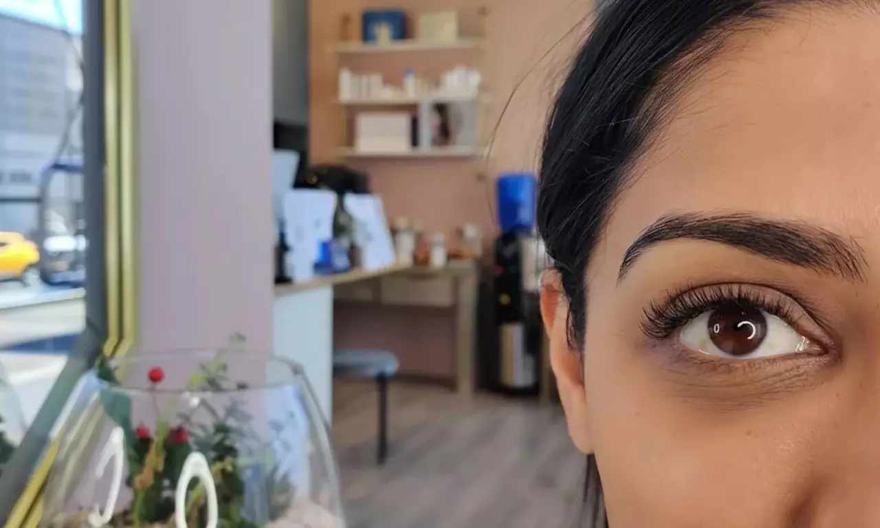 Brow Tint, Design Shaping & Tint or Natural Classic Full Set