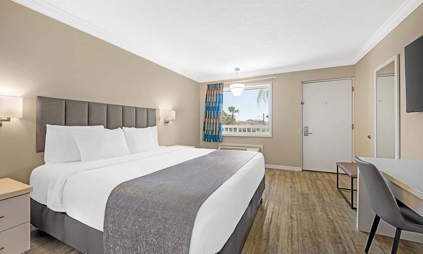 Image 6: Family-Friendly Hotel Near Amusement Parks in Orlando w/Various Room
