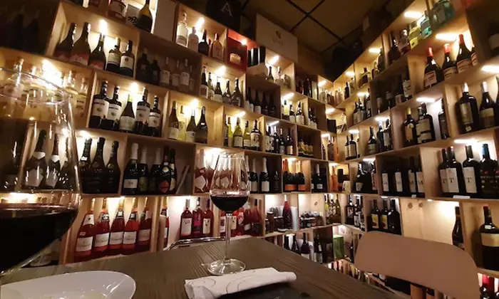 Cata de vinos para 2 o 4 personas con tablas de queso, jamón y hummus