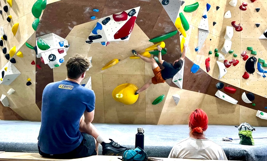 Image 3: All-Day Bouldering Experience and Fun with Shoe & Chalk Hire Included
