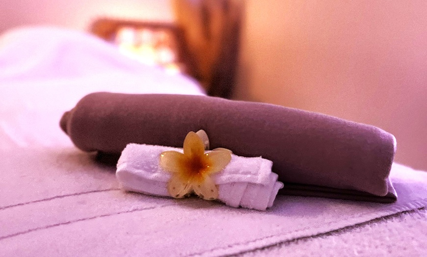 Image 3: Instant cocooning au choix : soin du visage et / ou massage au Cannet