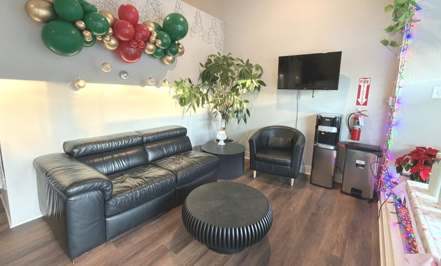 Image 3: VIP or Classic Head Spa for 1-2 w/Massage on Neck & Scalp + Hair Steam