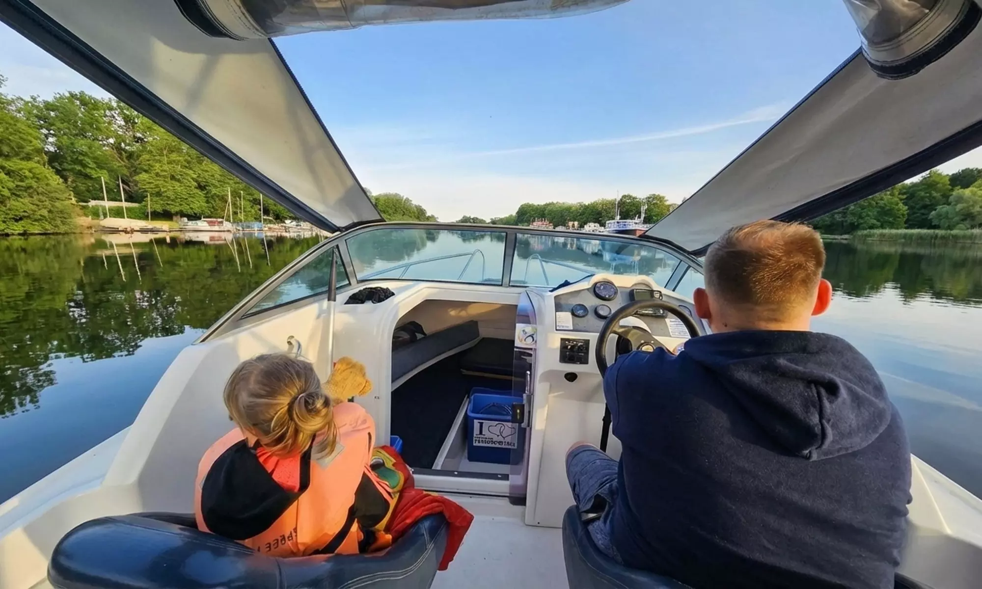Wertgutschein über 50 oder 100 € anrechenbar auf eine Motorboot-Miete