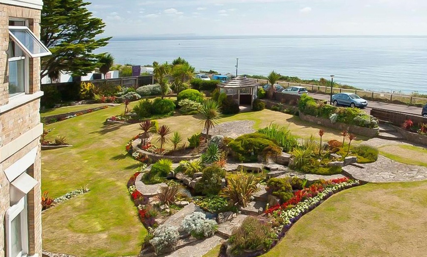 Image 5: Bournemouth: Standard Double Room with Breakfast