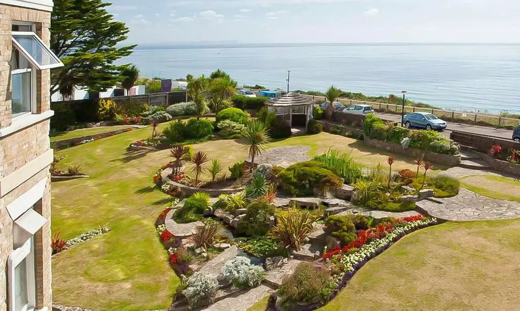 Bournemouth: Standard Double Room with Breakfast