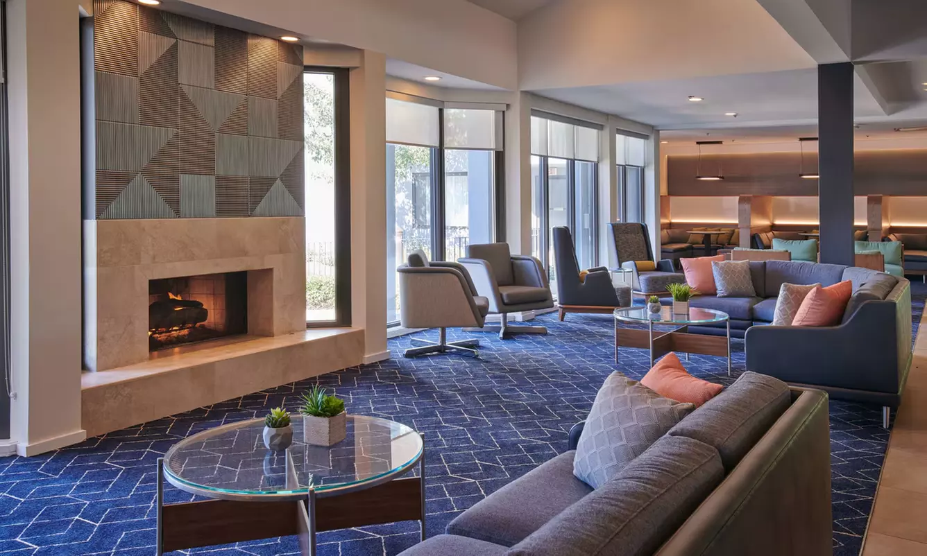 Relax in Comfort Just Minutes from Chicago's Famed Music Venue