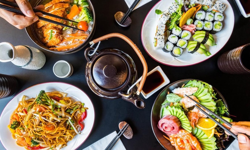 Image 8: Sushi Feast: 14, 28 or 44-Piece Platter with Starter/Dessert & Drink