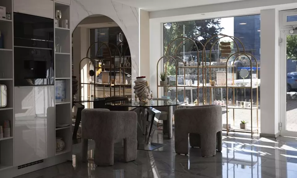 Wimpern- und/oder Augebrauen-Lifting inkl. Färben für 1 Person