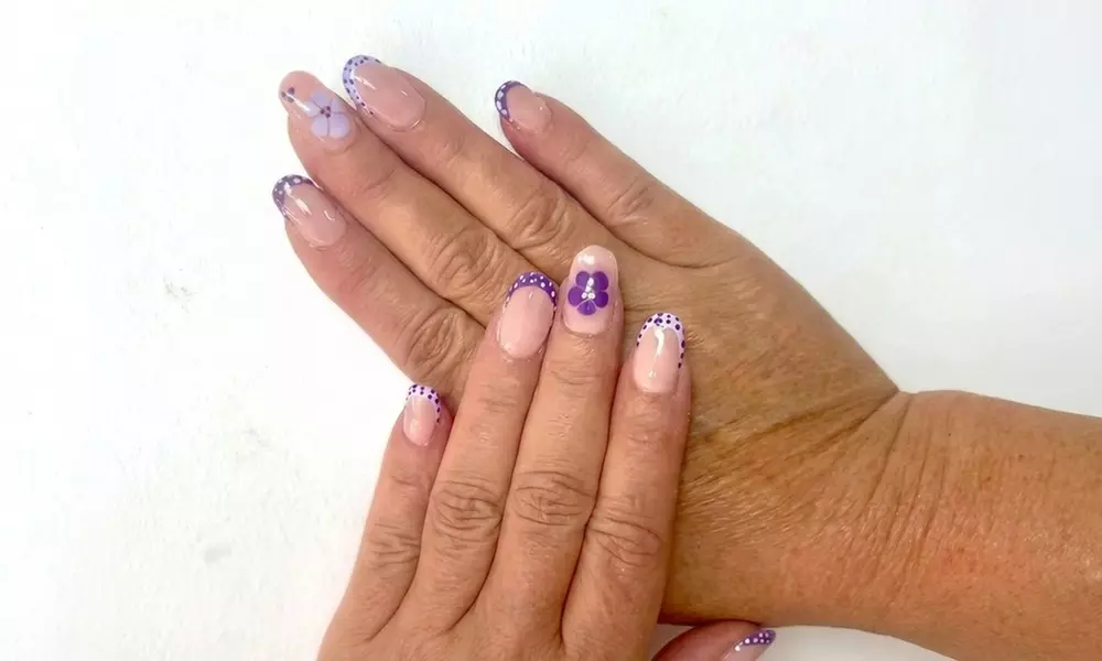 Primera puesta de uñas de softgel con opción a diseño básico