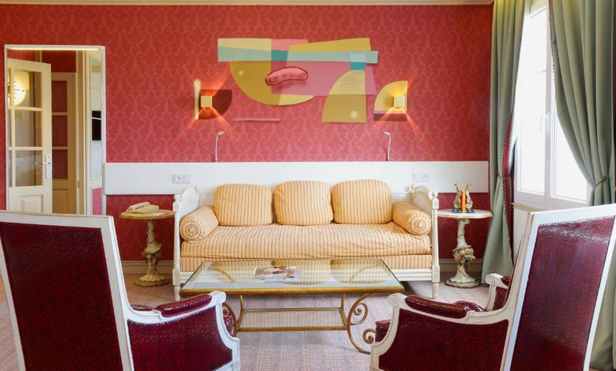 Image 9: Cognac : chambre supérieure, deluxe ou suite avec pdj et spa en option