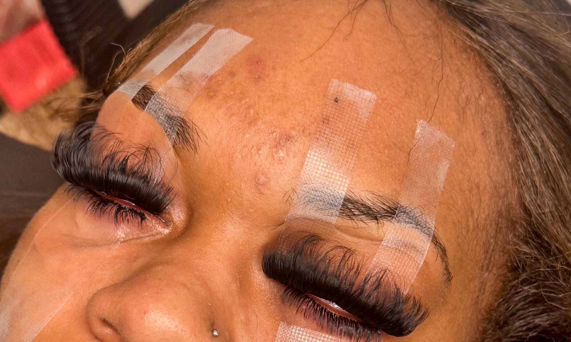 Full Volume and Classic Eyelash Extensions for Glamorous Lashes