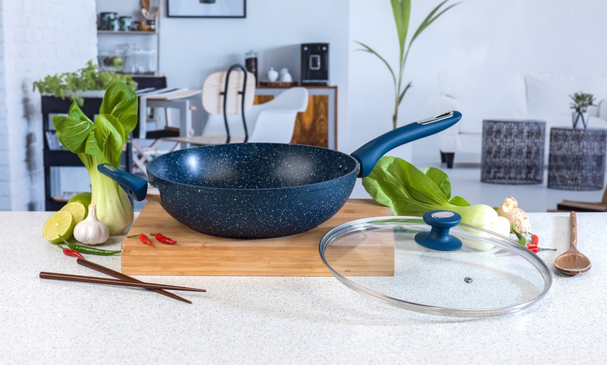 Image 2: Salter Wok Midnight Blue