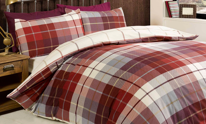 Image 2: Chequered Duvet Cover Set