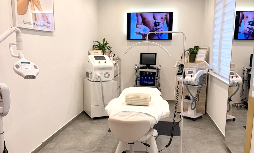 Image 2: 1 oder 2 Kosmetische Zahnbleachings à 30 Min. für 1 Person