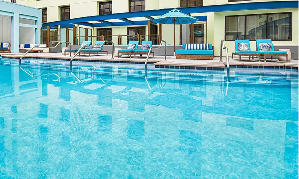 4-Star Stay With Rooftop Pool in San Diego's Lively Gaslamp Quarter
