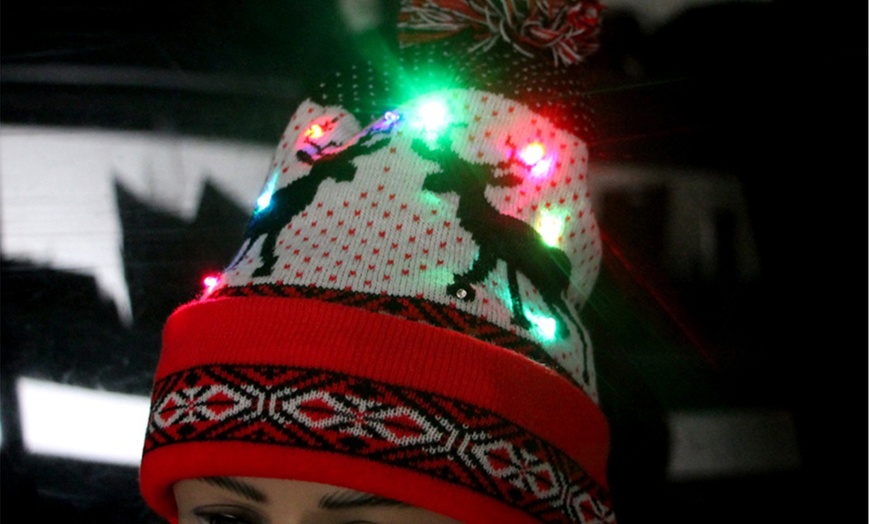 Image 5: EZGO Colorful 10 LED Light Up Beanie Knit Hat Winter Warm