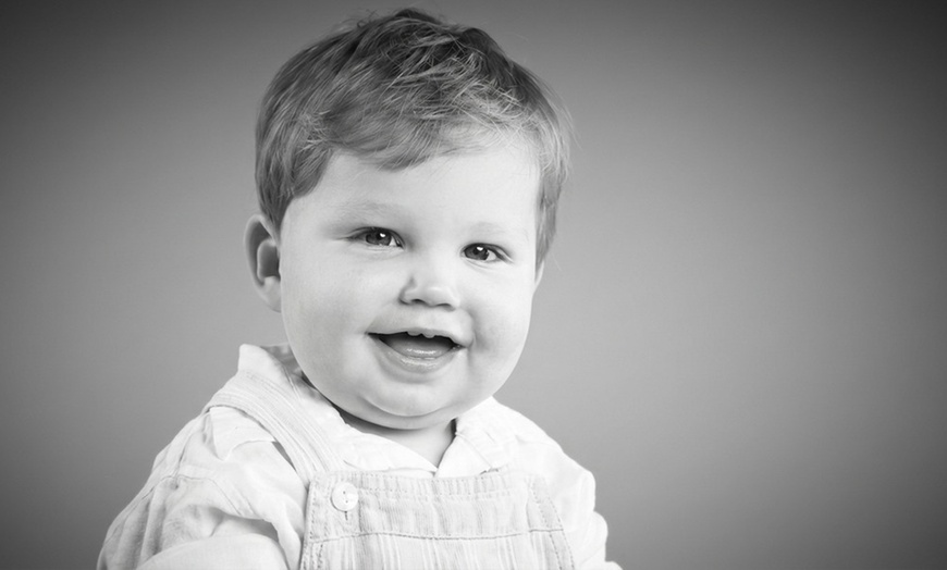 Image 7: Séance photo pro en studio avec accompagnement et mini-album